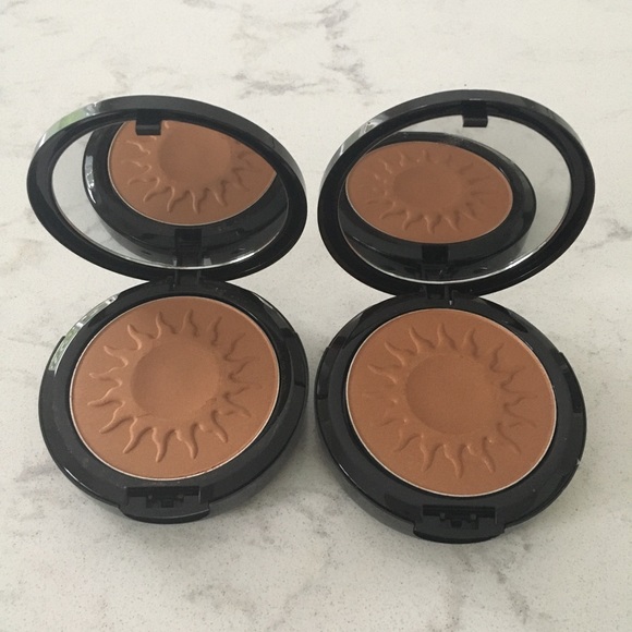 IMAN Other - 💙HOST PICK💙NEW IMAN Sheer Bronzing Powder.